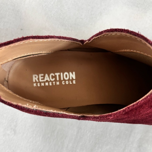 Kenneth Cole Reaction Red Suede Embroidered V-Cut Ankle Booties Size 8,5 - Picture 5 of 11